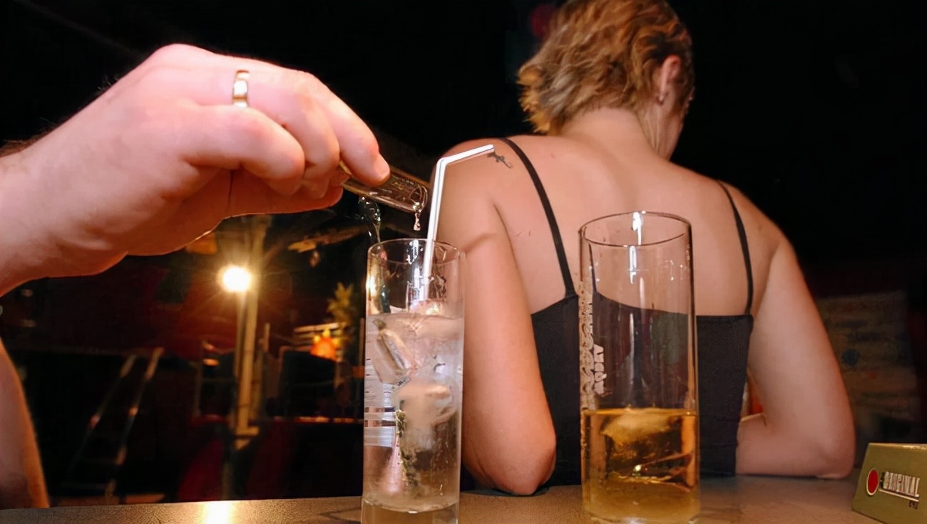 祸害女性的“*药迷**”真的存在吗？喝了“听话水”，会让人短暂失忆