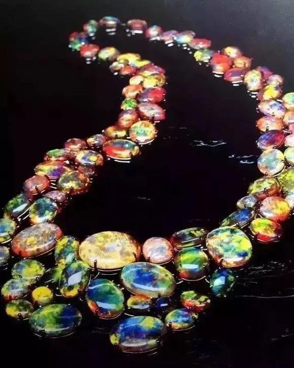 英国女王佩戴过的王冠,英国女王戴铂金