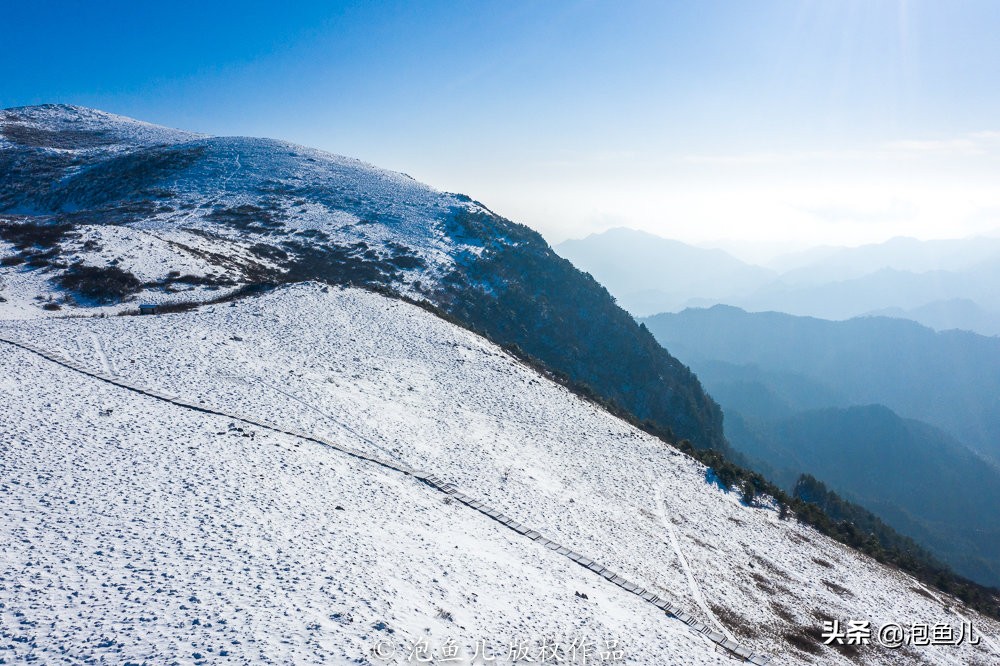 陕西秦岭发现的石头,捡石头下雪了后续