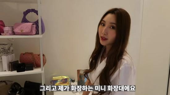 韩国美女晒独居公寓引11万人围观衣帽间全是名牌