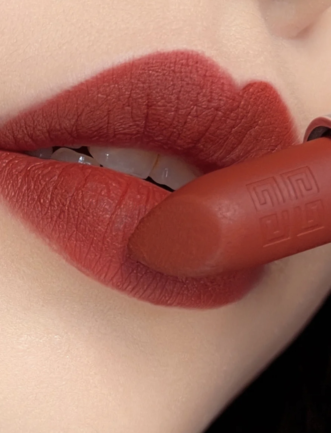 冬天口红推荐美宝莲,冬天适合什么样的口红