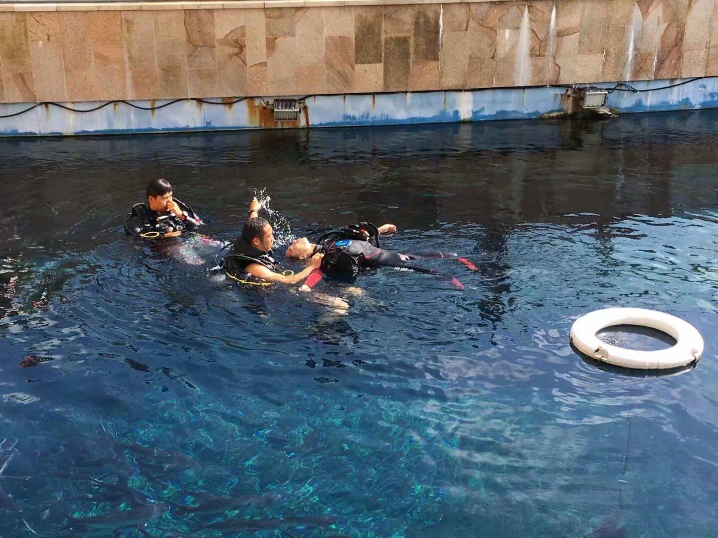 在三亚潜水需要带什么,在三亚玩潜水哪里好玩