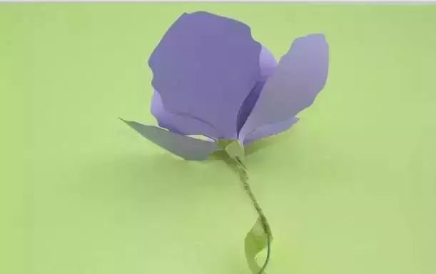 银杏叶手工花贴画幼儿园简单,彩色皱纹纸怎么做手工花幼儿园