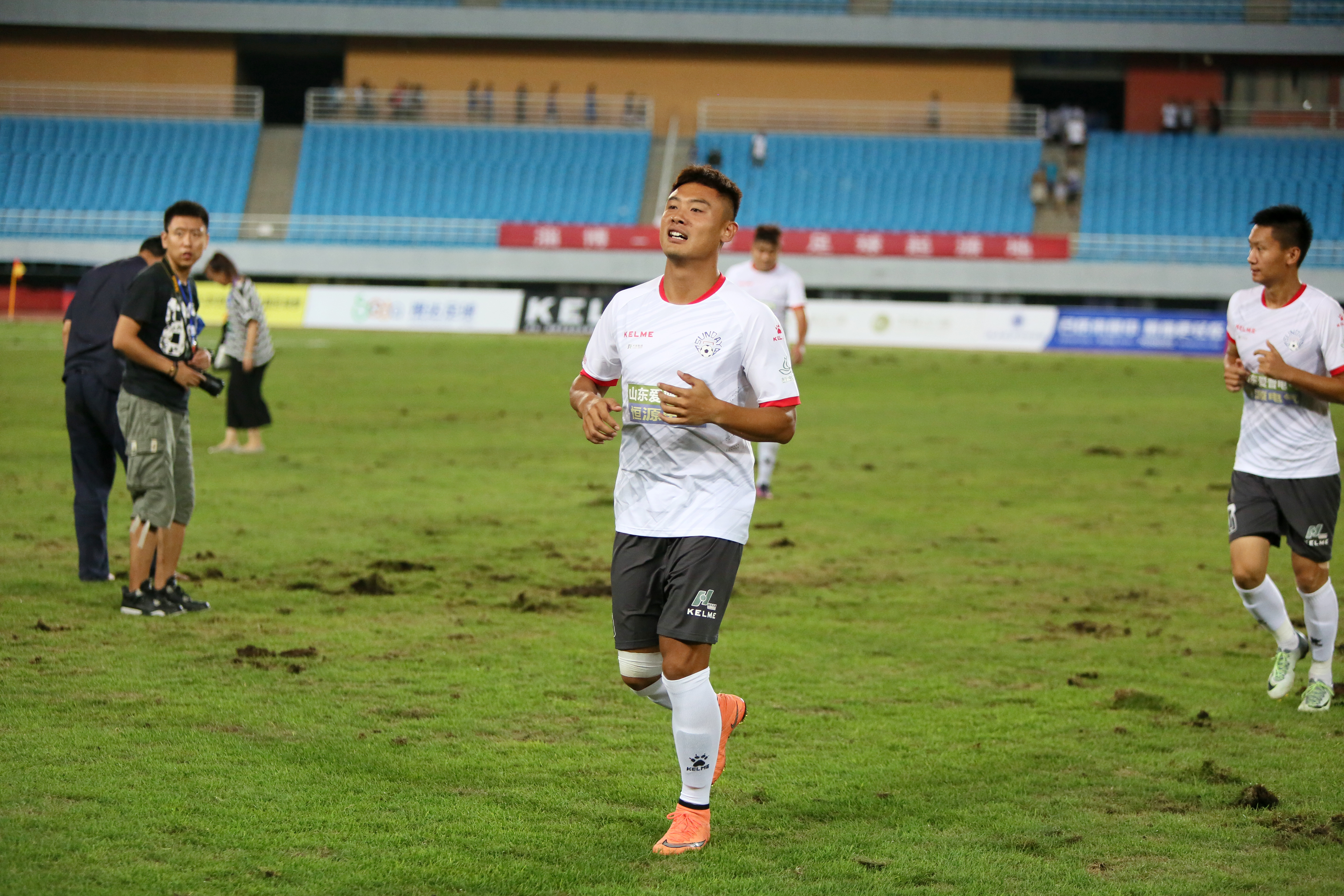 淄博蹴鞠足球最新消息,2020淄博蹴鞠热身赛