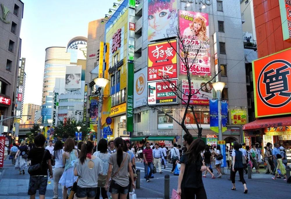 在日本的中国人,都靠什么赚钱?