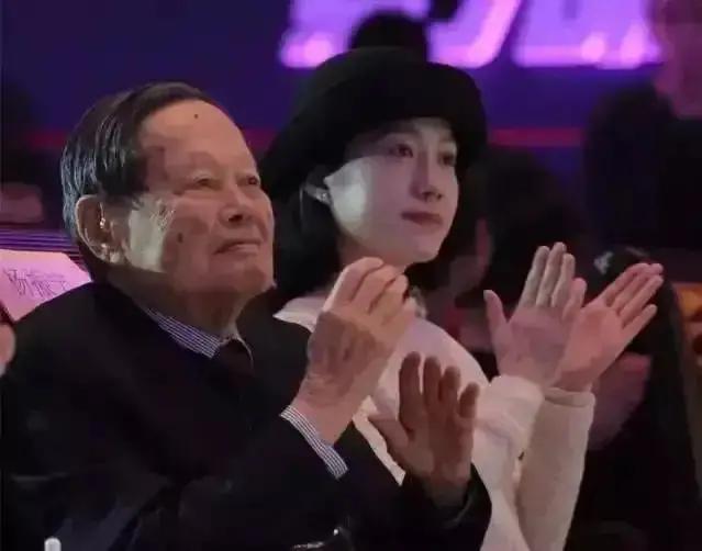 翁帆婚姻第一任丈夫过得好吗,42岁翁帆嫁给了谁