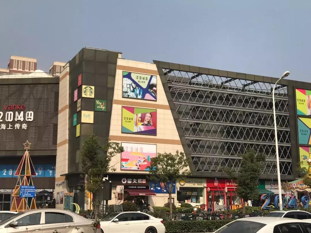 这个神盘只有一栋楼，比隔壁万科便宜100万