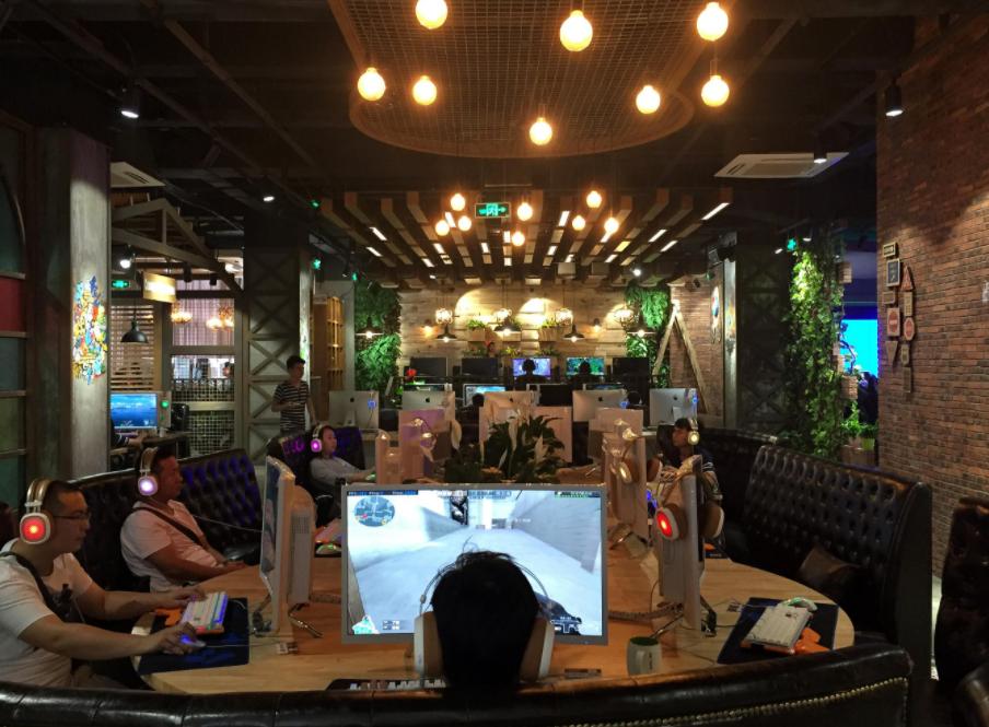 网吧上网要签订生死状，300元20天无限制任玩，只要不猝死