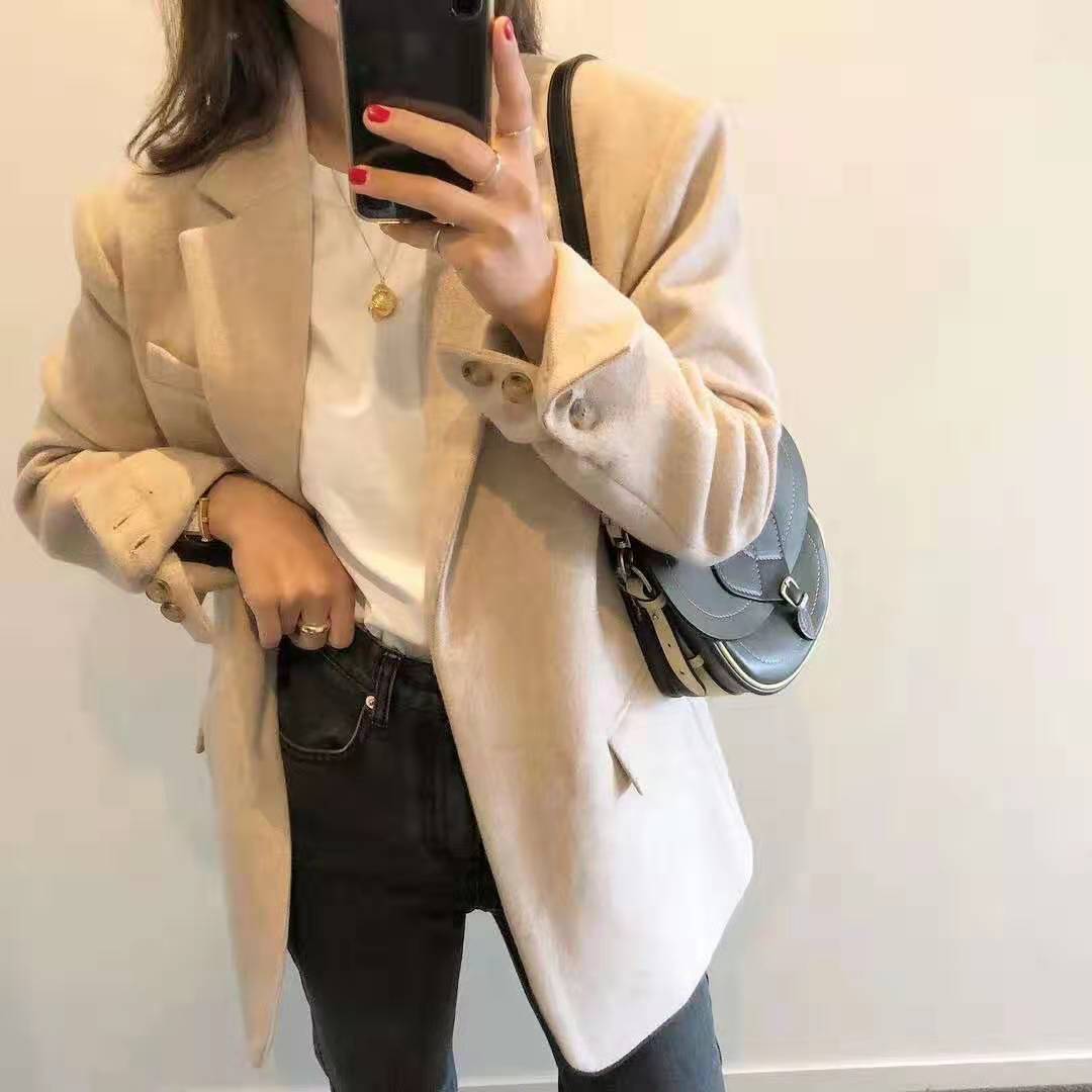 2018年韩国爆火的红蓝两边外套,韩国最新外套穿搭