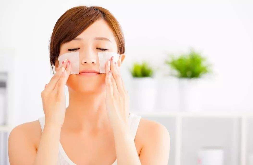 脸上爱出油怎么调理最有效,脸上一直出油怎么控油