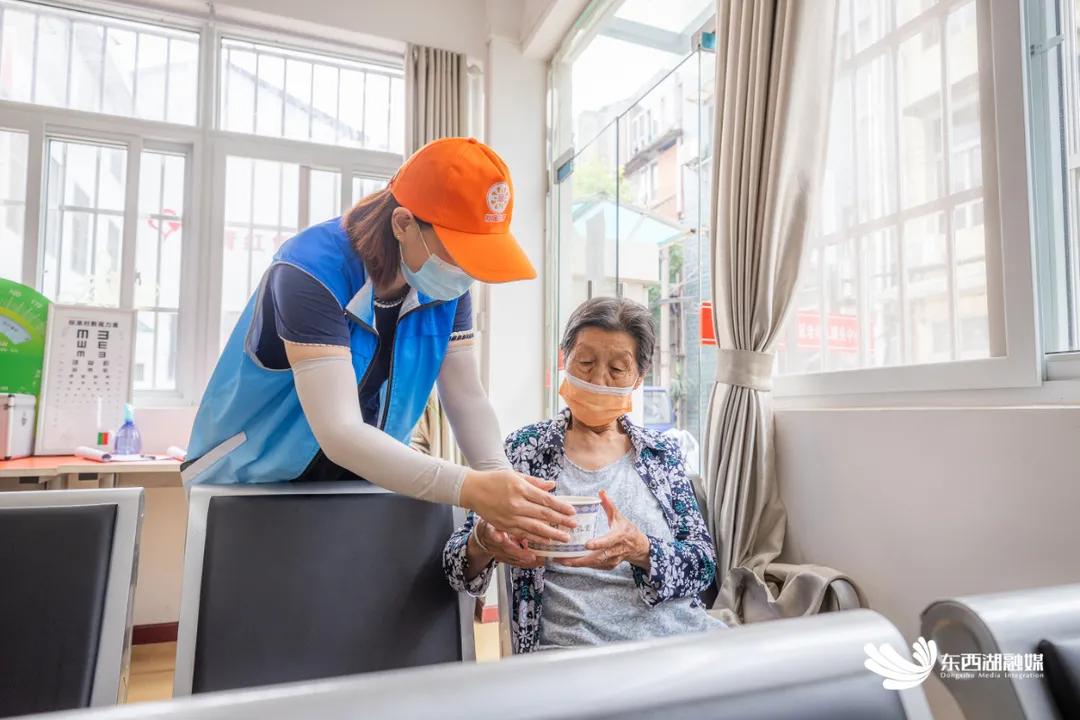 升级开放!长青街的老人,乐呵呵!