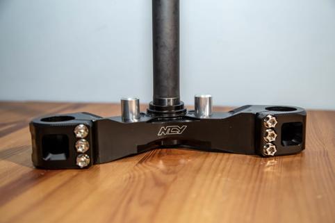 摩托车悬挂系统比较,摩托减震正叉与倒叉区别