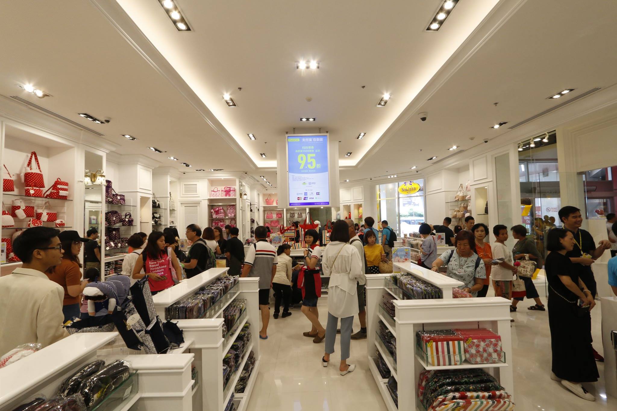 泰国曼谷买naraya包在哪里,naraya曼谷包值得买吗