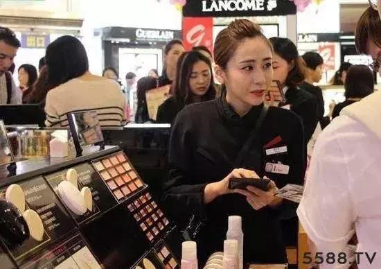 化妆品柜姐在想什么,化妆品柜姐为什么脾气不好