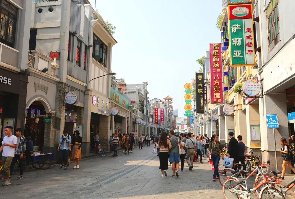 打卡本地人常去的10条美食街,长沙吃货必去的5条美食街推荐