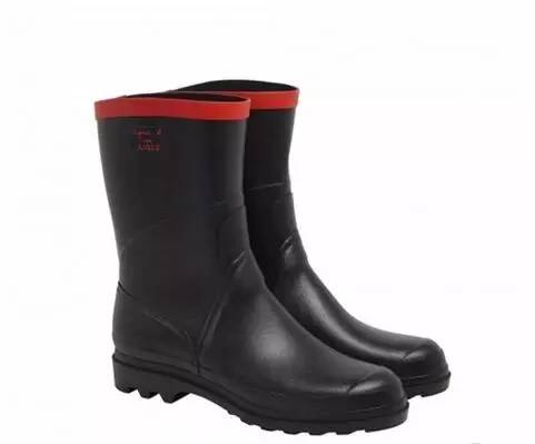 成都立夏,我却在买雨伞、雨靴和雨衣?!为了美也是拼了……