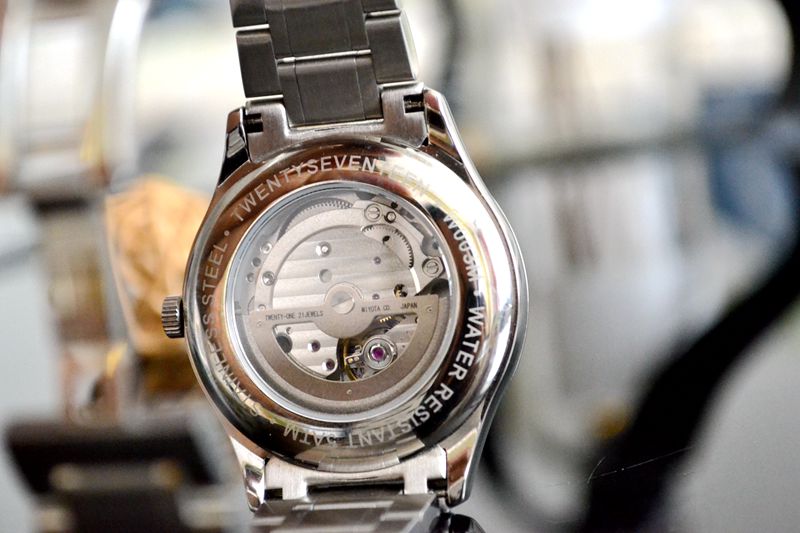 小米有品轻派机械表深海系列手表,小米2020年发布的699手表