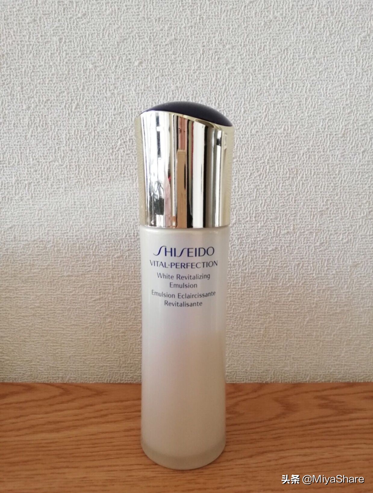 哪款乳液比希思黎更润,风靡全球的希思黎全能乳液来了