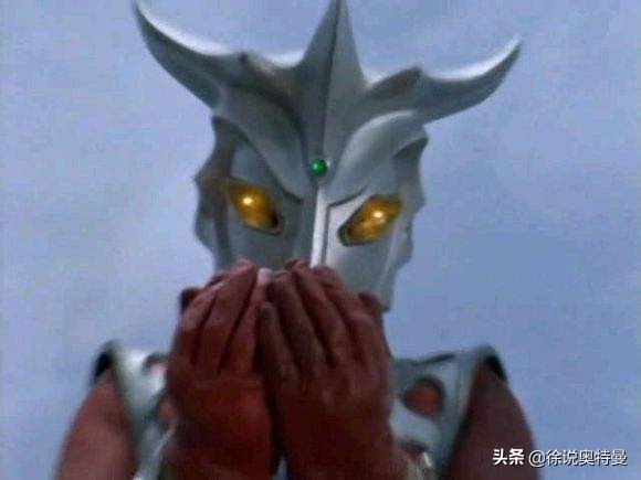 假如奥特曼雷欧变成了傻子,雷欧和阿斯特拉霸气合体光剑