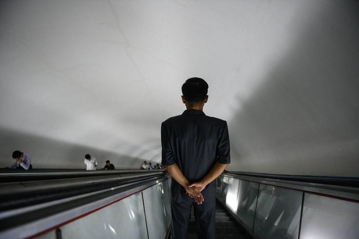 朝鲜地铁是最好的窗口吗,外国人看朝鲜地铁视频