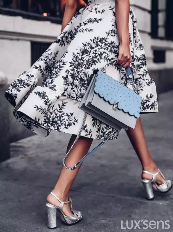 浅色的大牌包包,夏季包包推荐小众高级感