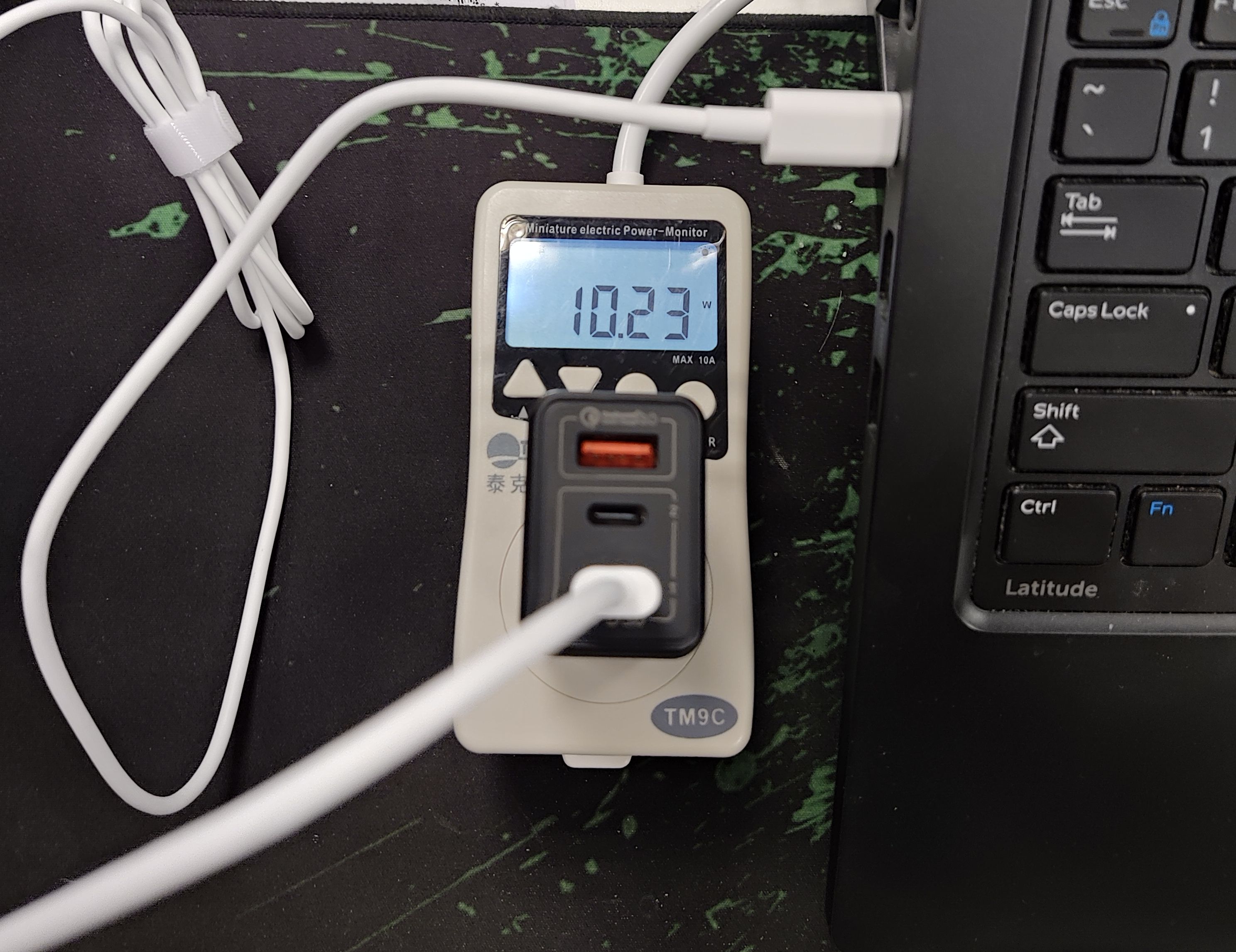 摩米士100w氮化镓和绿联100w氮化镓,momax摩米士65w氮化镓无线充电宝