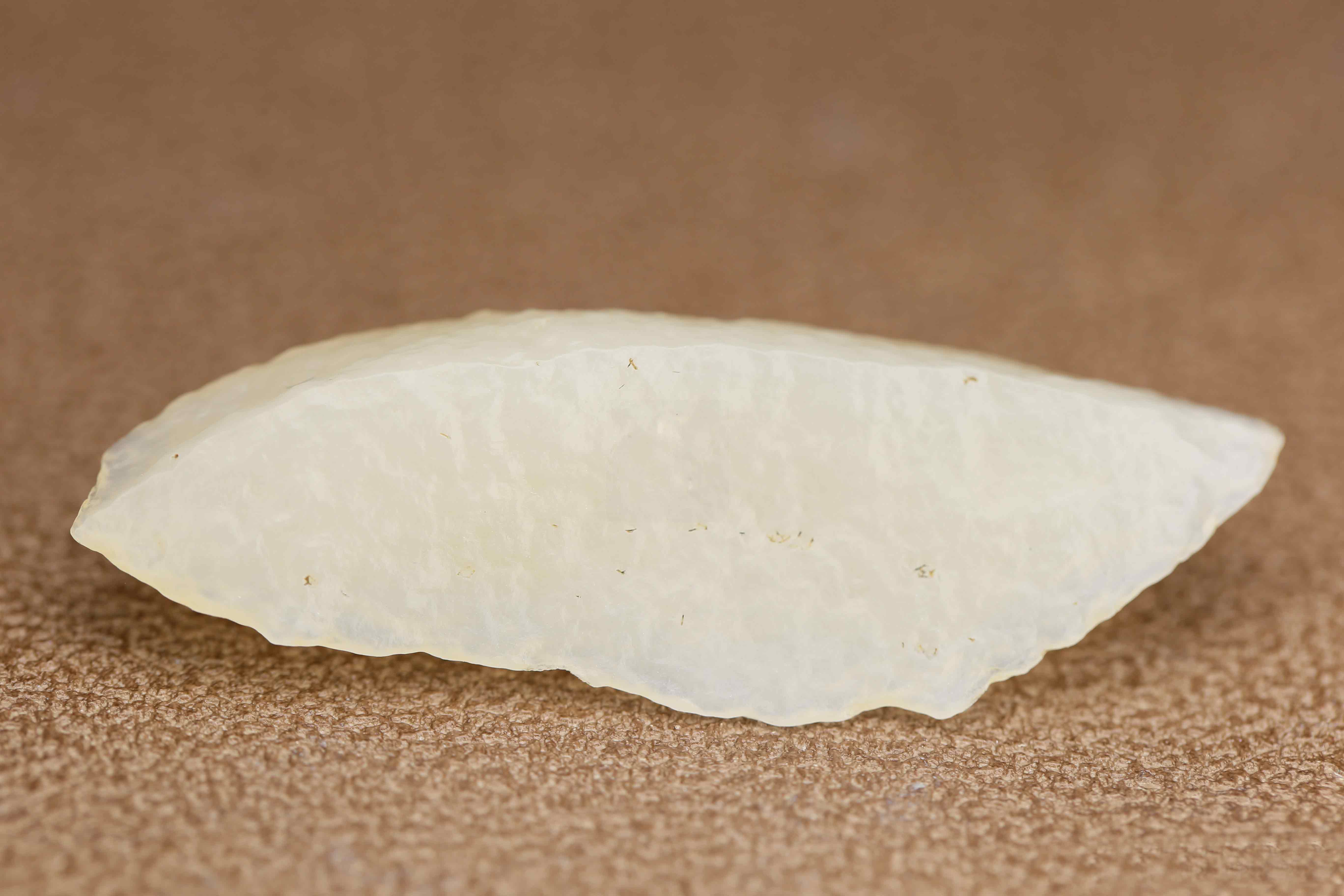 白玉的鉴别方法的价格,辨别白玉原石的方法