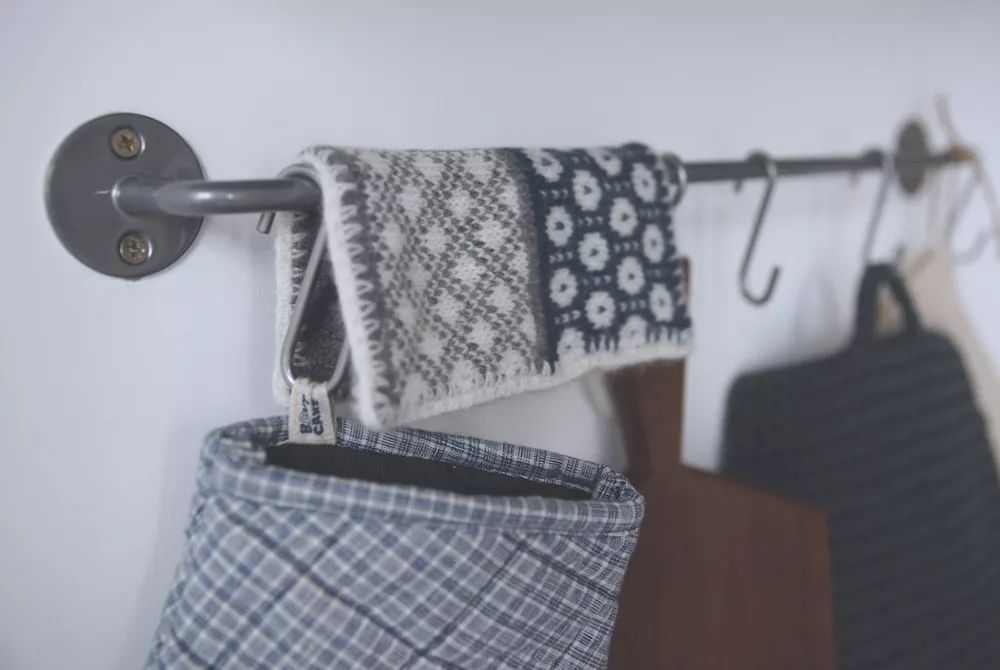 用水泥砌橱柜,用粘土做迷你橱柜