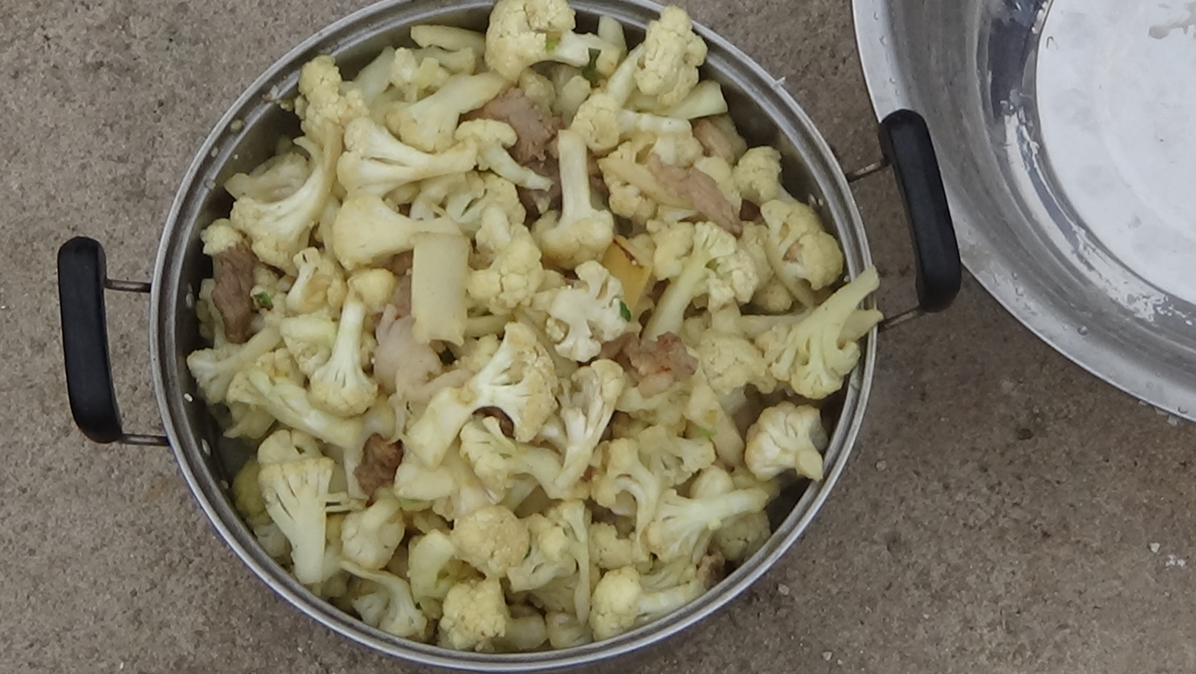 东北杀年猪来吃猪肉,老东北杀年猪