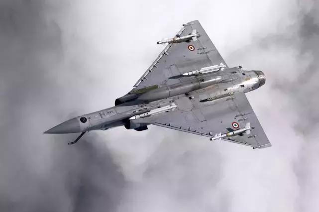 从友机到敌机巨大转变：幻影2000，水平究竟如何？