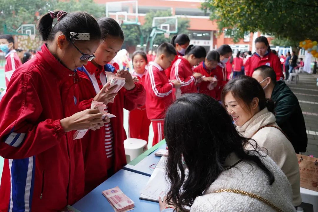 追梦，从新世纪外国语开始！小学职业规划教育，照亮孩子人生航途