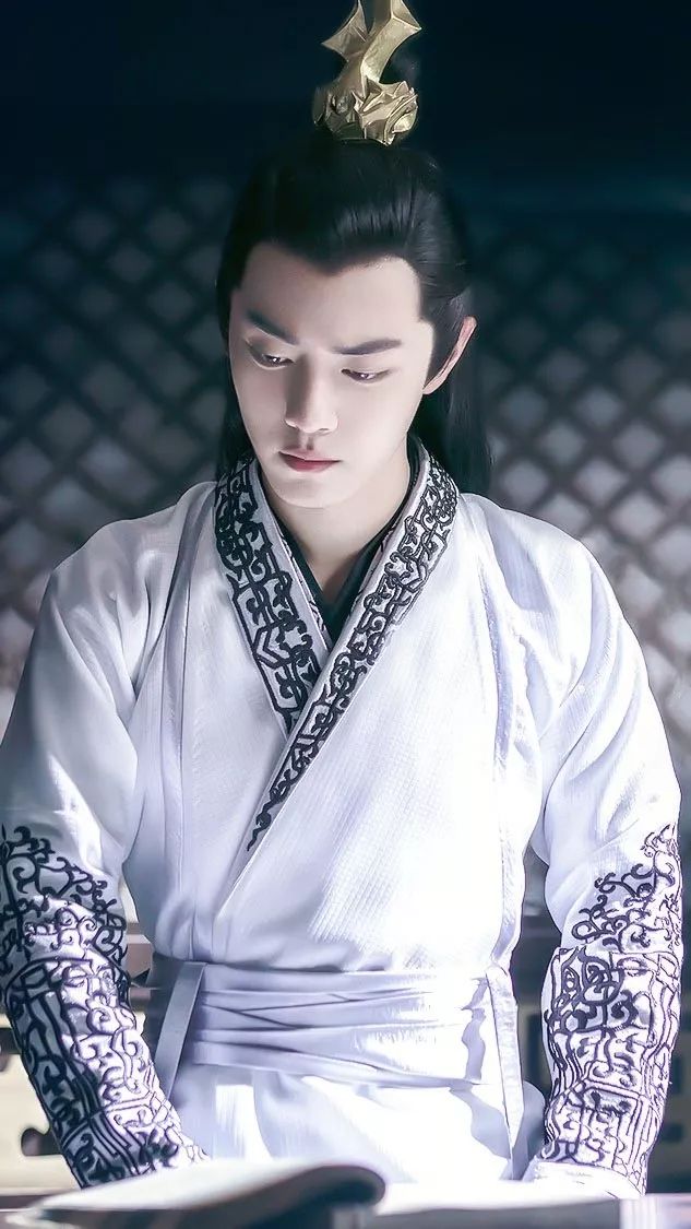 肖战绝世侧颜,肖战绝美回眸