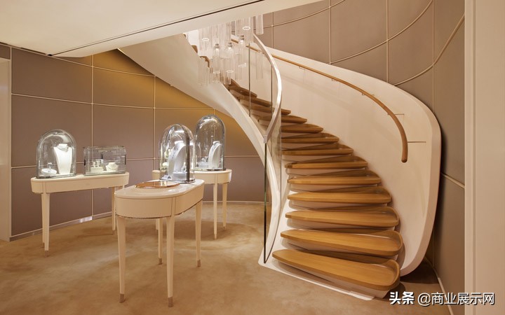 香港中环遮打道太子大厦：梵克雅宝（VanCleefArpels）旗舰店