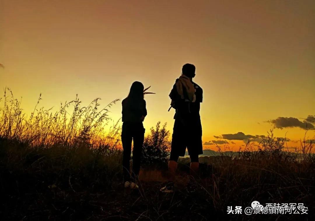 军恋分手要还服役章给他吗,军恋分手回来找你复合