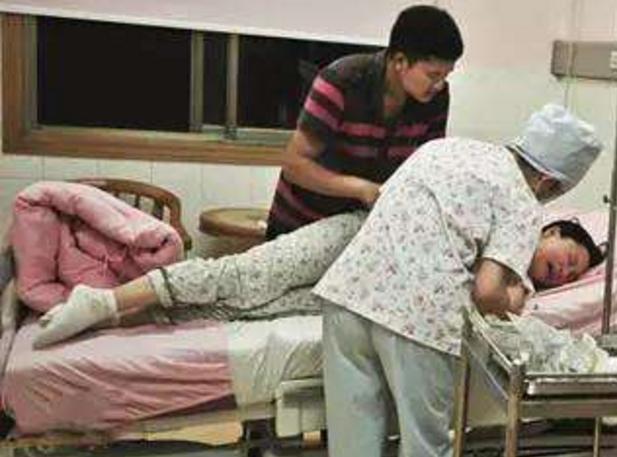 孕妈逛街突感不适,孕妈腹部隐约不适