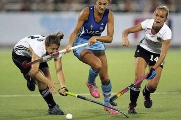 比赛还能尬舞，33个珍贵镜头，记录下这些赛场怪异瞬间