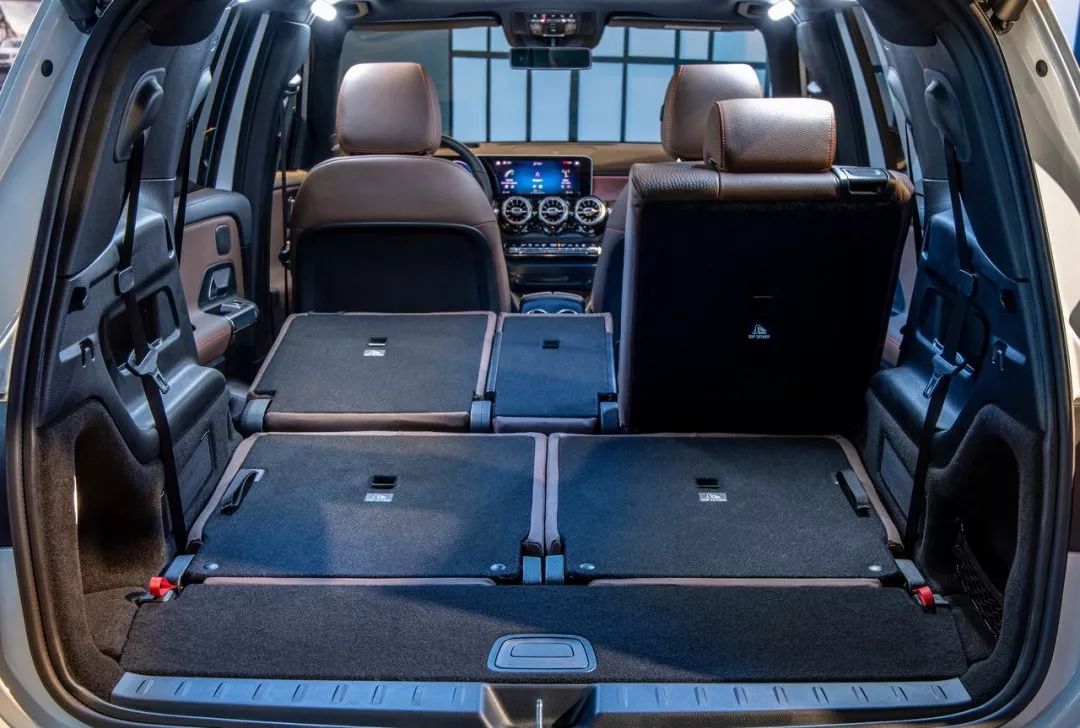 这是一台复古神车真的是太酷了,全新奔驰顶级大型suv