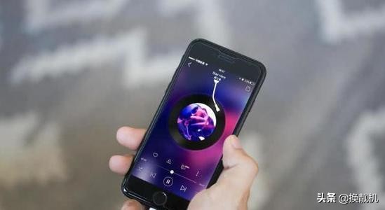 诙谐的角度看待iPodtouch7，它是最值得入手的一款苹果设备