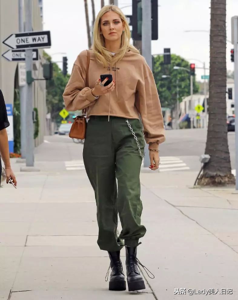 芭蕾风鞋子搭配什么裤子,复古芭蕾舞鞋怎么搭配裤子