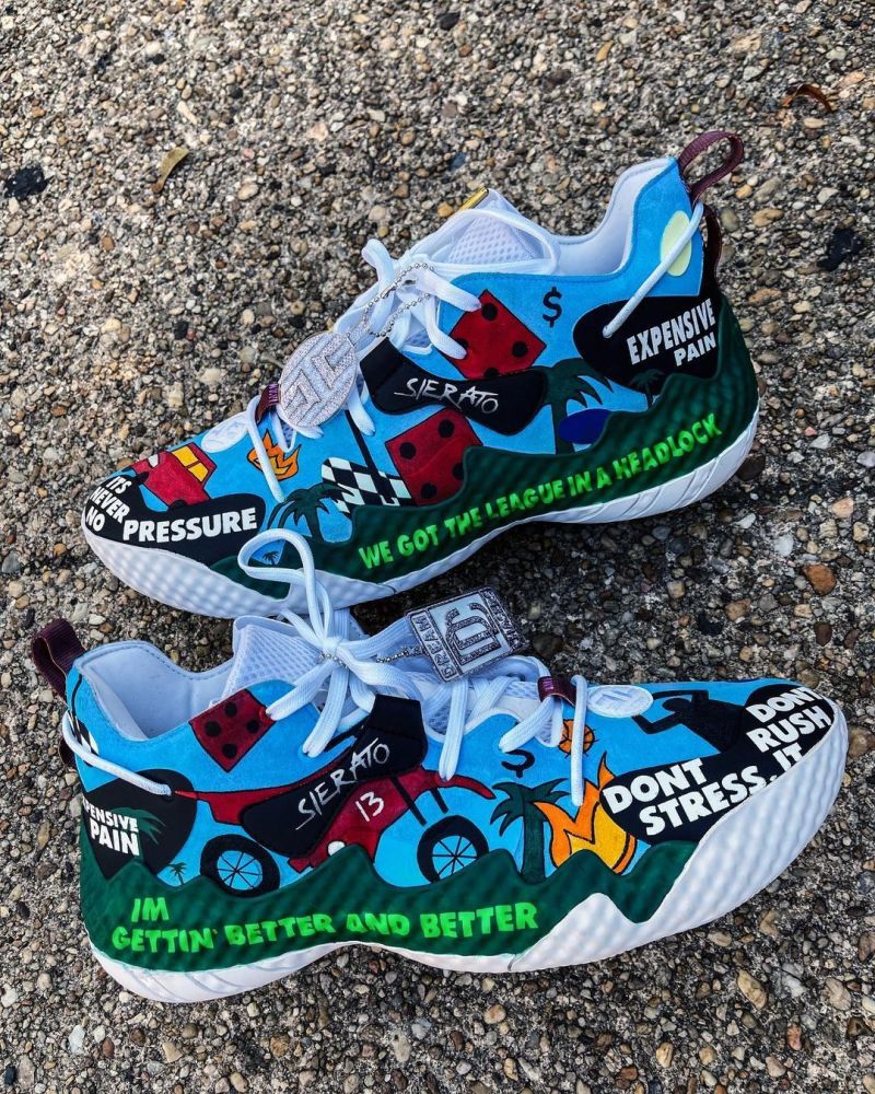 利拉德8新配色发布,利拉德8代适合扁平足吗