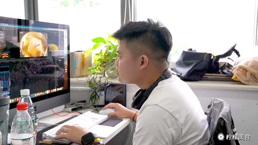 74岁的他，把一半的人生交给了这碗「黑暗甜品」