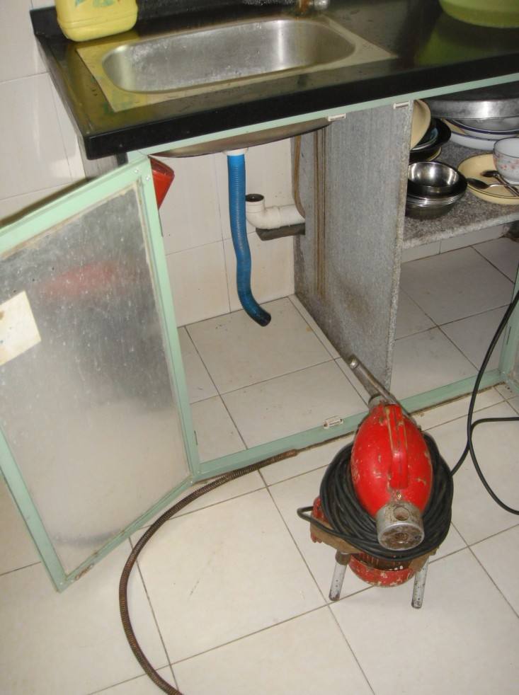 厨房下水道堵了由谁来负责,业主厨房下水堵物业的责任