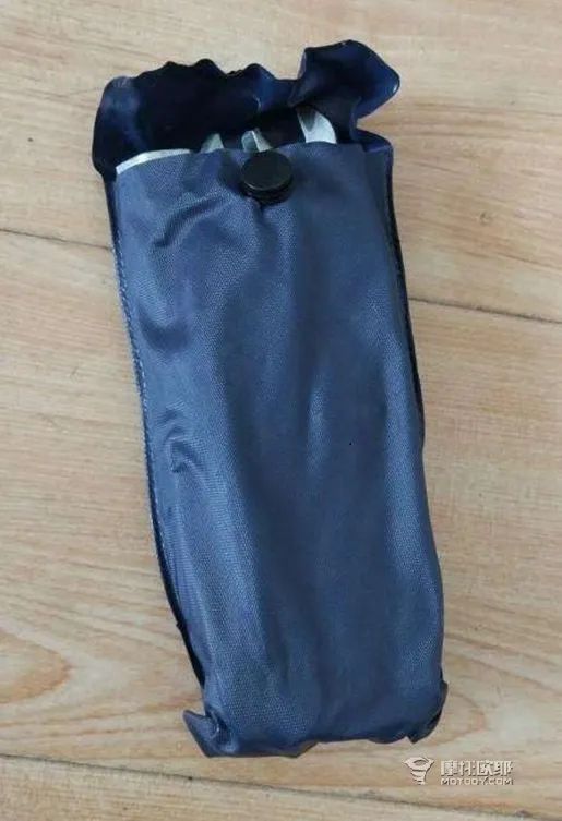 摩托车骑行者随车工具,摩托自带随车工具放哪里的