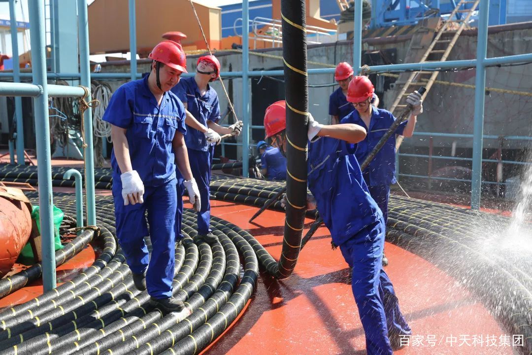 致敬每一位坚守岗位的民航人,致敬十一假期坚守岗位的人