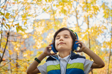 鼠年男宝宝起名:泽字取名男孩寓意