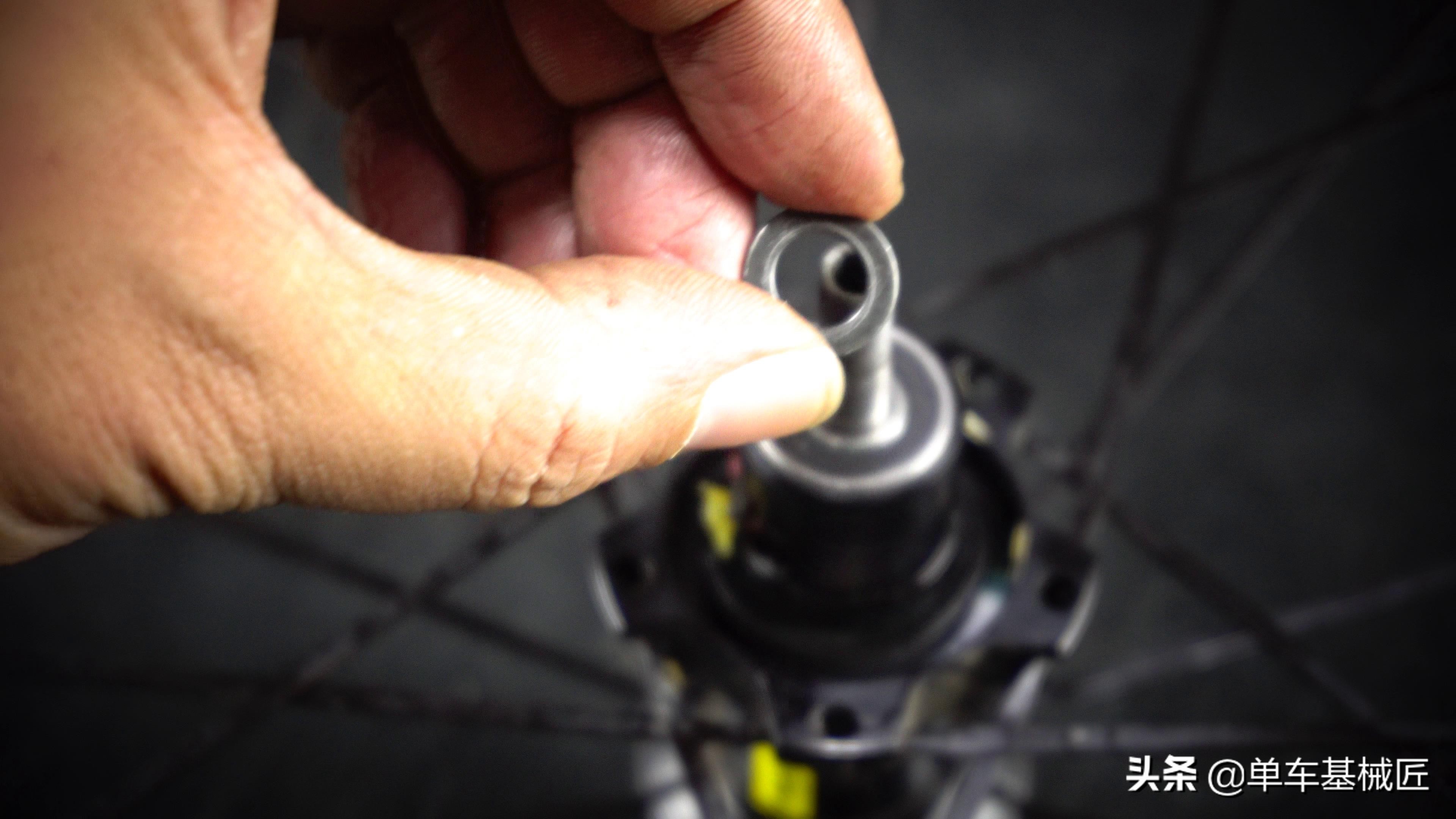 单车基械匠:Mavic轮组花鼓的拆卸,保养,轴承更换三合一教程