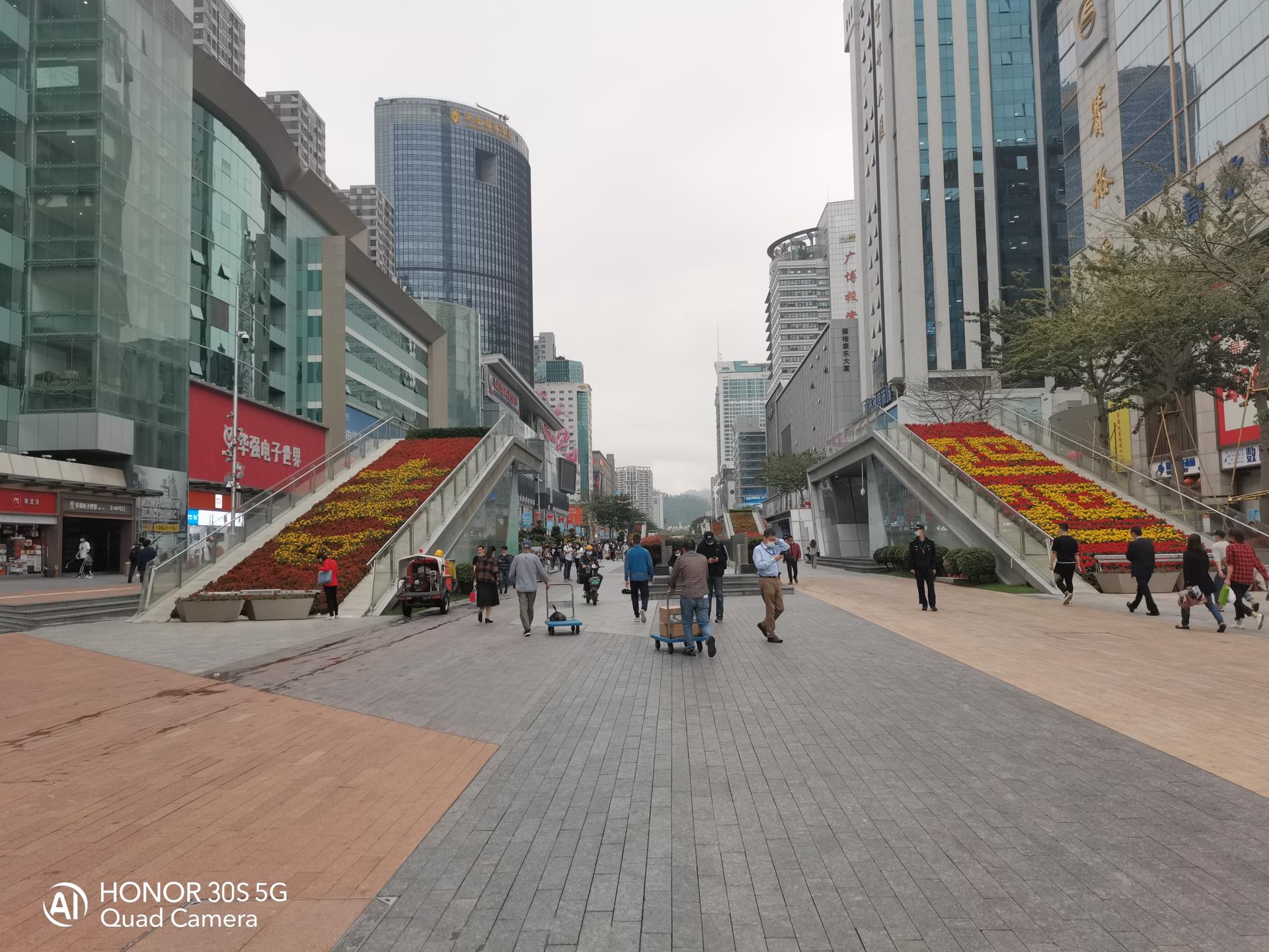 荣耀30S评测:首发新神U麒麟820,更有6400万像素相机