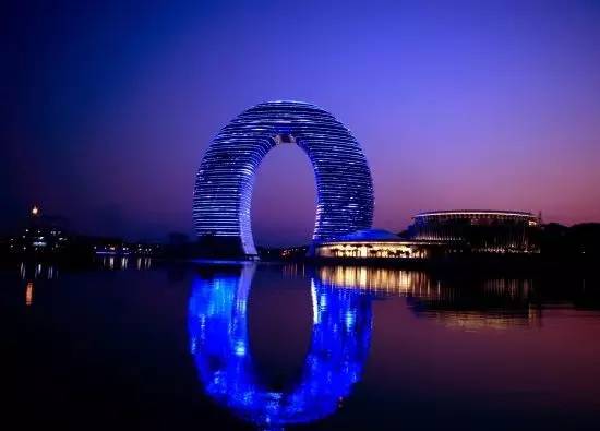 许家印120亿打造莲花形足球场,许家印恒大足球专业足球场