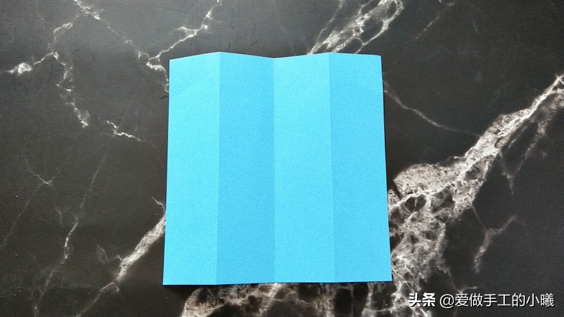 好玩的折纸旋转陀螺有一点点复杂,不用胶水就可以折的陀螺