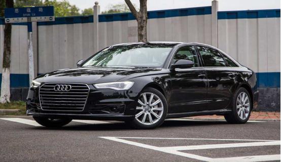 奥迪A6L,搭配3.0T动力,百公里加速仅需6.6秒,油耗9.6L,颜值高